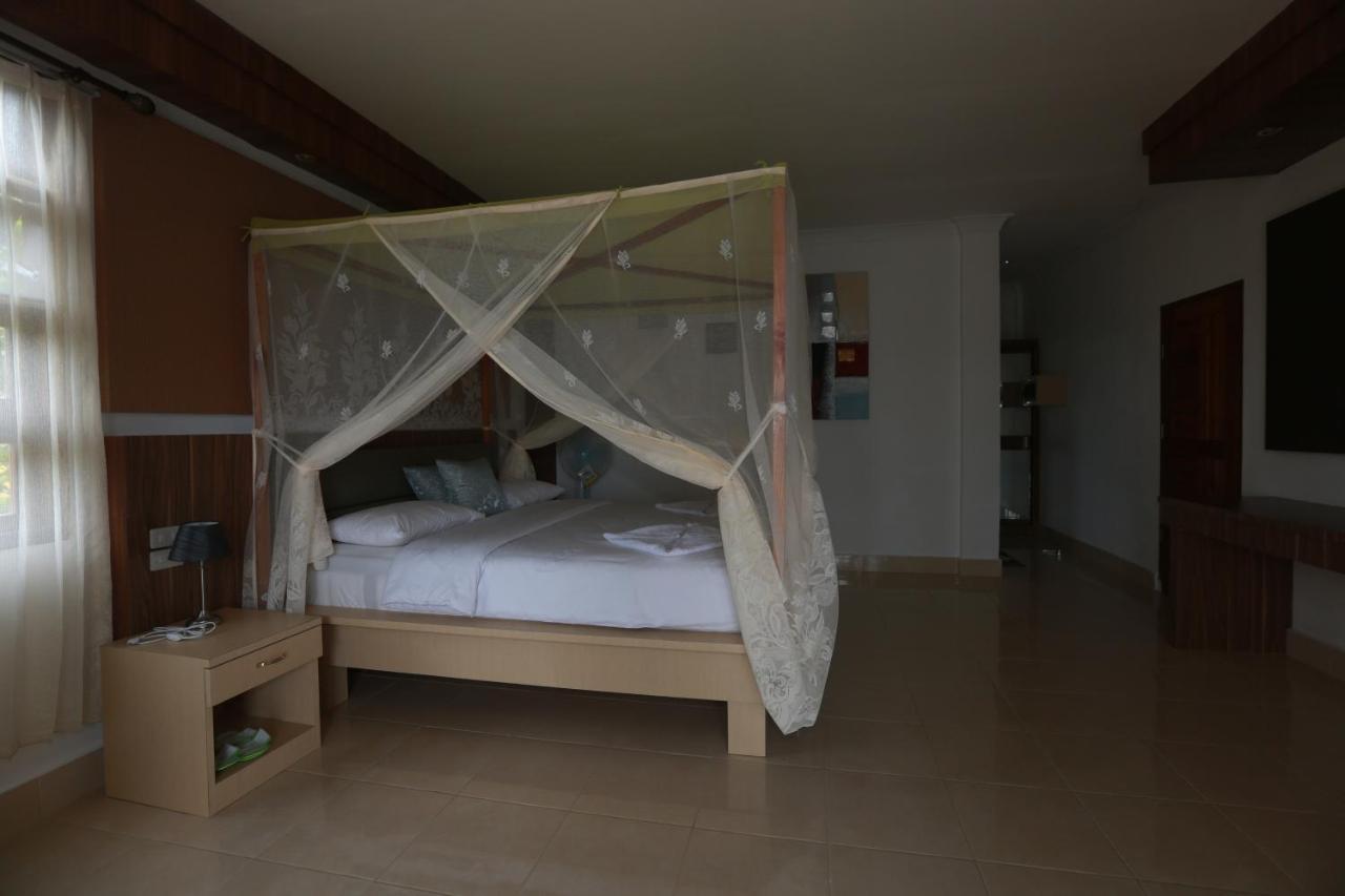 Toba Village Inn Tuk Tuk Εξωτερικό φωτογραφία