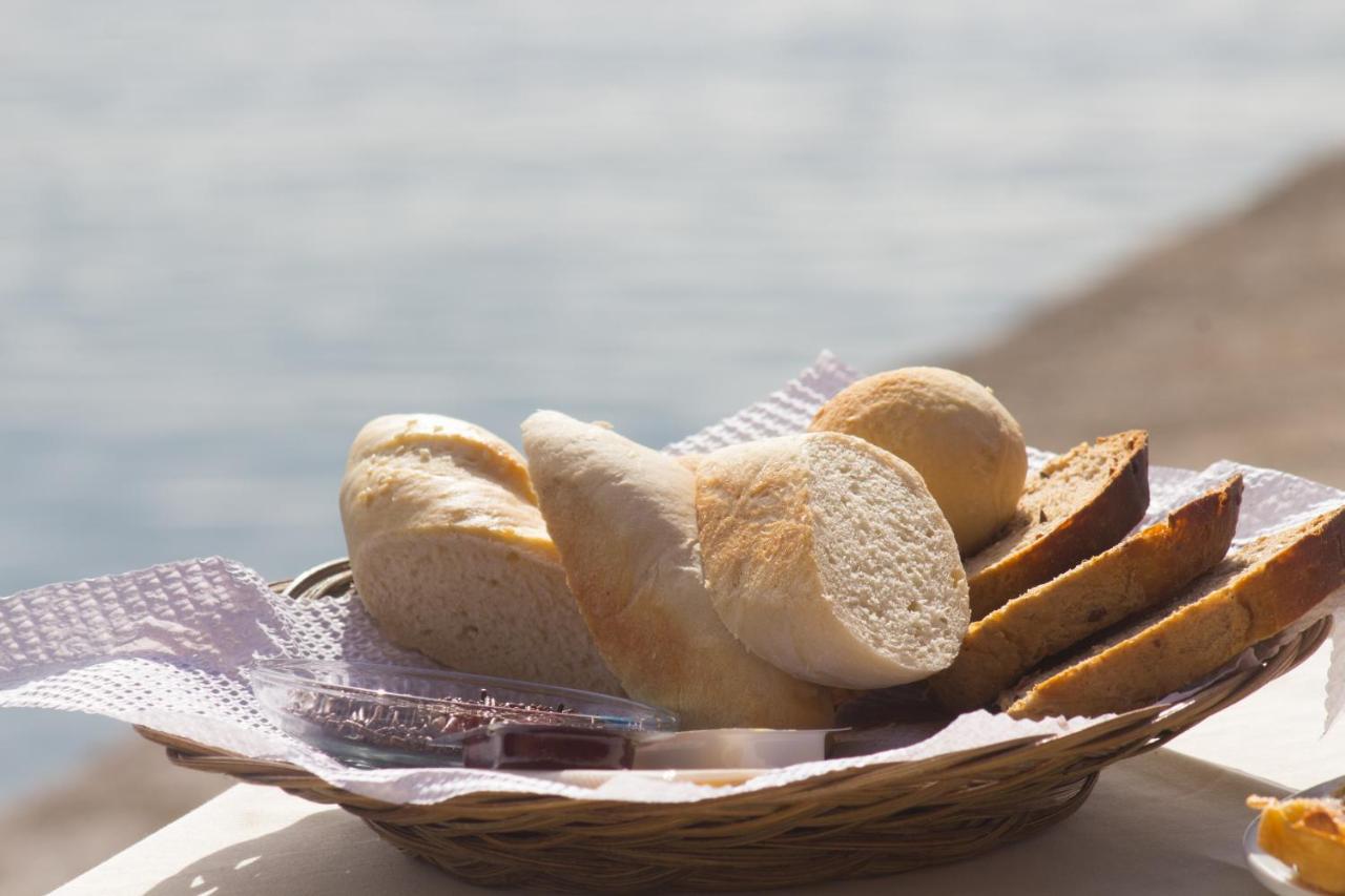 Toba Village Inn Tuk Tuk Εξωτερικό φωτογραφία