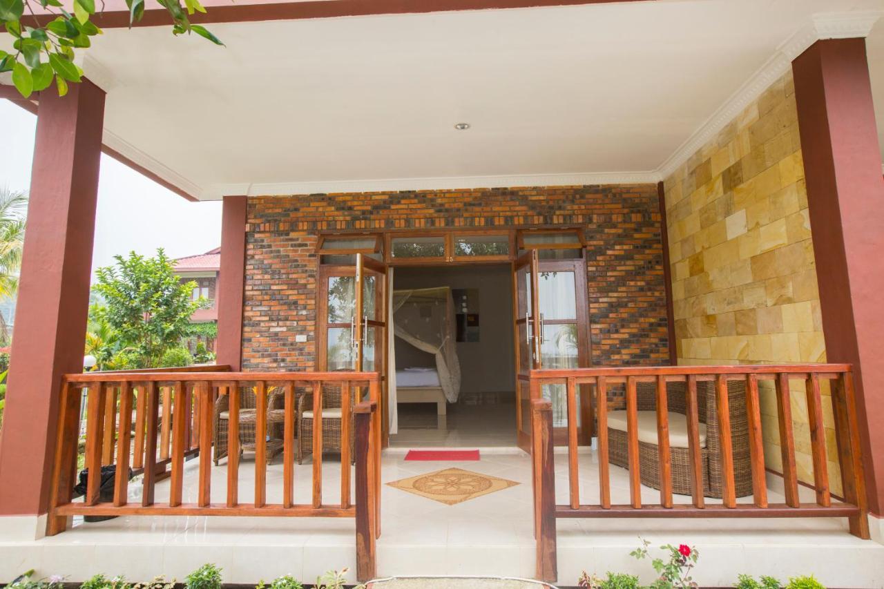 Toba Village Inn Tuk Tuk Εξωτερικό φωτογραφία